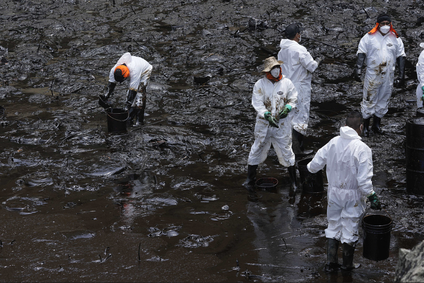 Oil spill in northwestern Peru