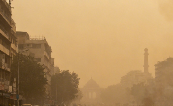 Deadly Smog Blankets New Delhi, India